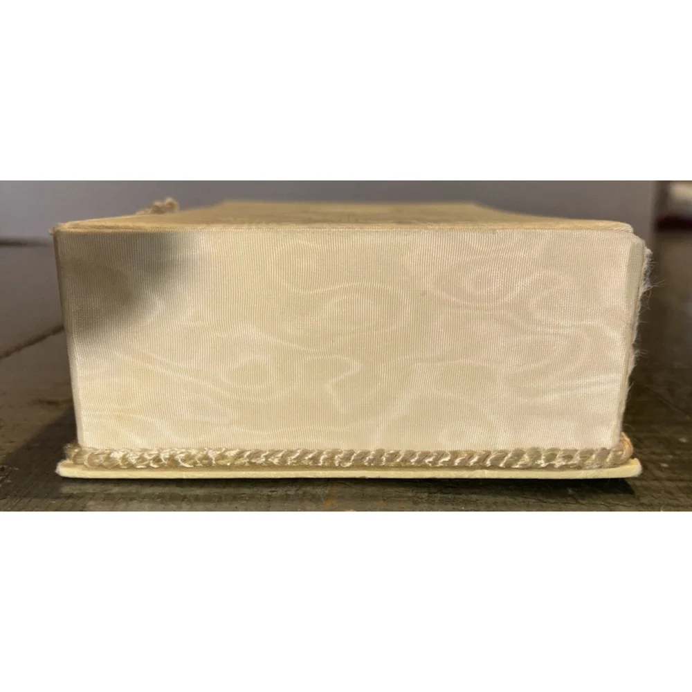 Evyan White Shoulders Gold Lined Soapbox - No Soap